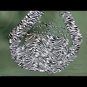 Cute zebra striped cropped Cotton On top. Party!